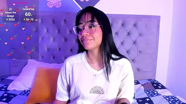 Snapshot of AriannaDavis chatting on 02-28-25, 08:28 AriannaDavis online show from 02-28-25, 08:28