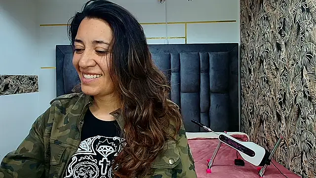 VioletaScott  online show from 12-20-25, 01:14