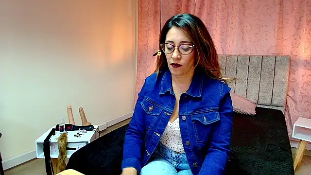 VioletaScott  online show from 03-21-25, 01:45