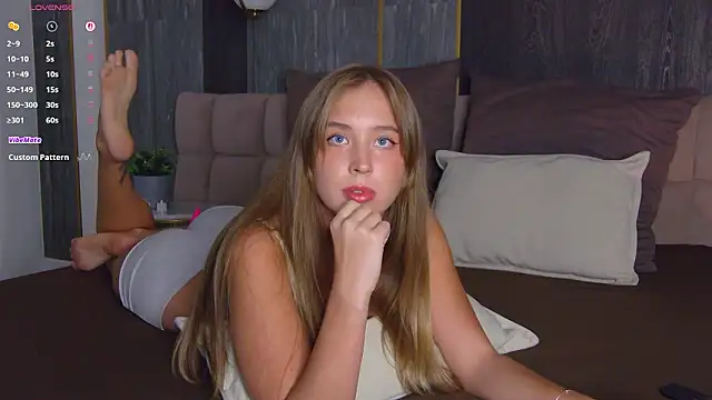 LoraineLuff online show from 03-04-26, 03:09