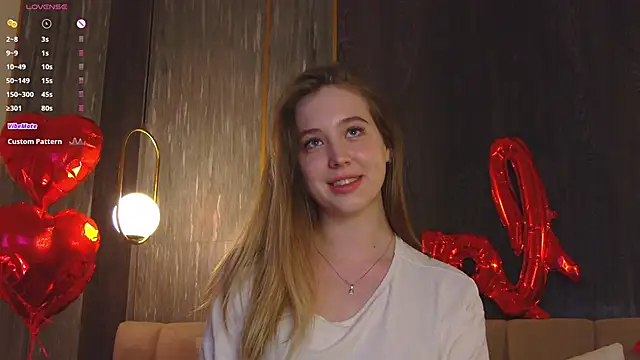 LoraineLuff online show from 02-21-25, 06:04