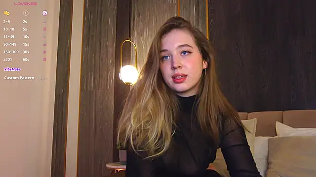 LoraineLuff online show from 02-03-25, 06:07