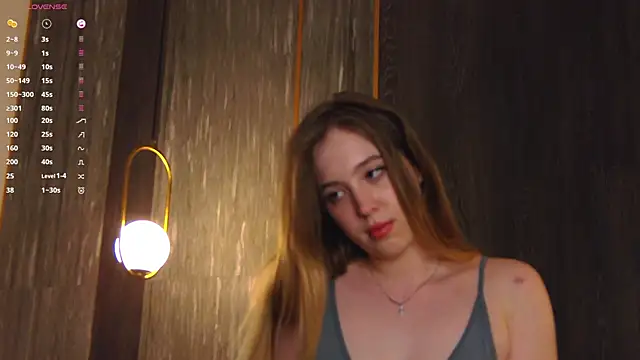 LoraineLuff online show from 02-10-25, 09:04