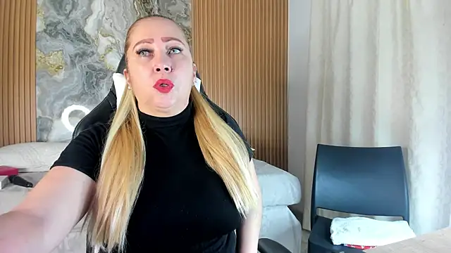 Danna topless online show from 12-05-25, 12:04