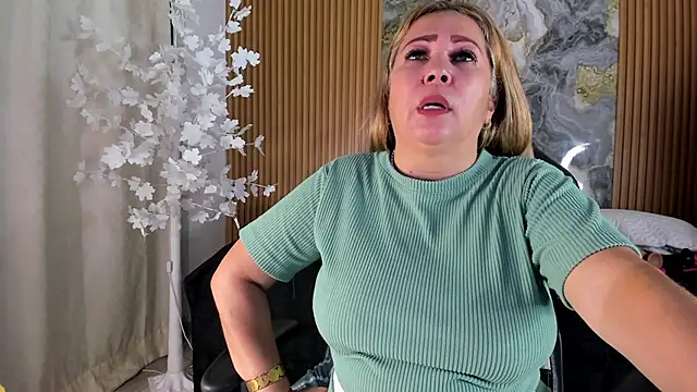 Danna topless online show from 06-02-26, 12:05