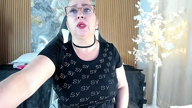 Danna topless online show from 04-23-26, 12:11