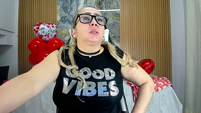 Danna topless online show from 03-06-25, 12:09