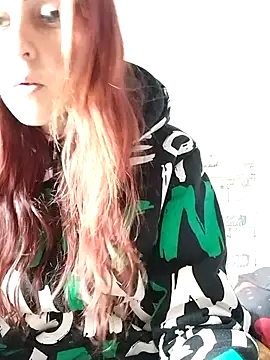 kriszy baby online show from 12-18-25, 08:41