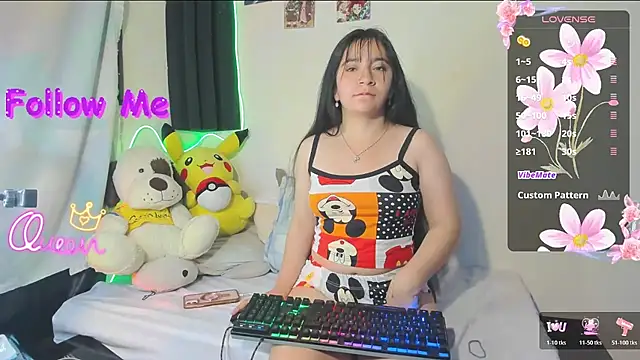 Snapshot of litle_mily_ chatting on 06-13-26, 10:13 litle mily online show from 06-13-26, 10:13