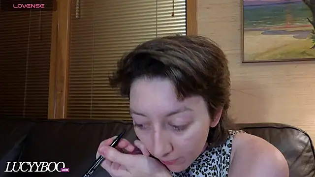 lovelylucyy online show from 01-08-26, 12:38