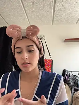 Charlotte greys online show from 03-06-26, 08:15