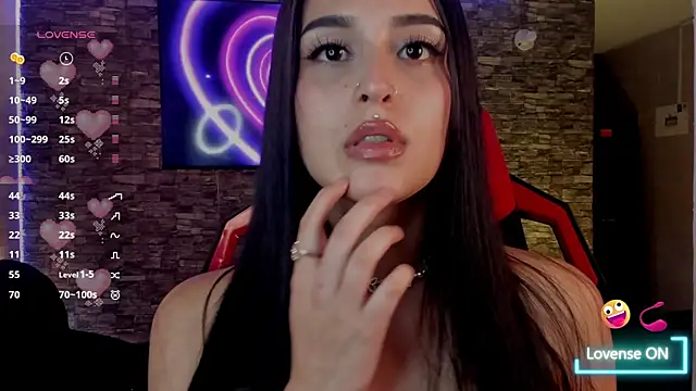 Charlotte greys online show from 12-17-25, 09:42