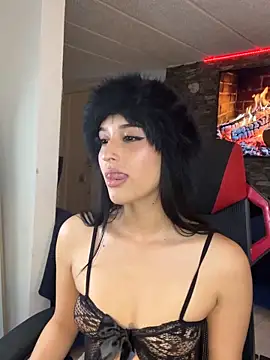 Charlotte greys online show from 04-21-26, 08:26