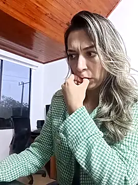 rachellboom online show from 12-22-25, 10:54