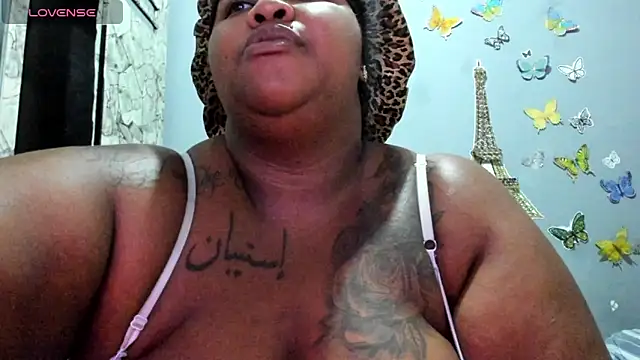 briyinabloom  online show from 02-25-25, 09:48