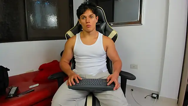 Snapshot of julian_wallace chatting on 02-02-26, 07:35 julian wallace online show from 02-02-26, 07:35