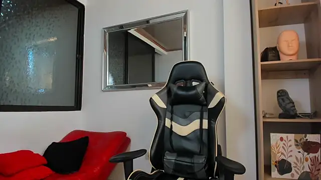 Snapshot of julian_wallace chatting on 02-10-26, 09:14 julian wallace online show from 02-10-26, 09:14