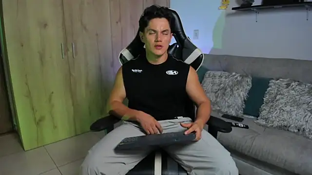 Snapshot of julian_wallace chatting on 02-24-26, 01:50 julian wallace online show from 02-24-26, 01:50