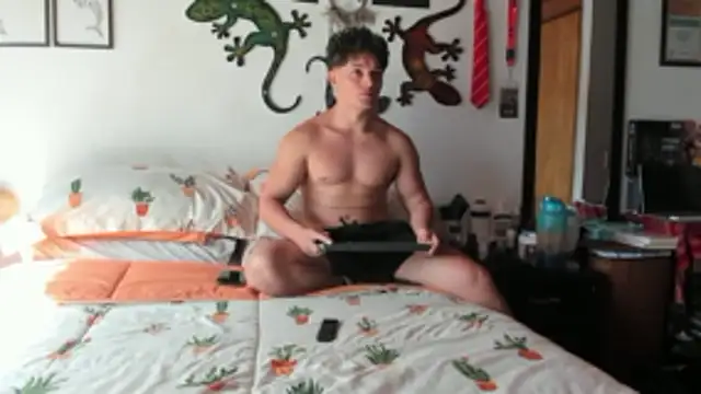 Snapshot of julian_wallace chatting on 02-16-26, 01:54 julian wallace online show from 02-16-26, 01:54