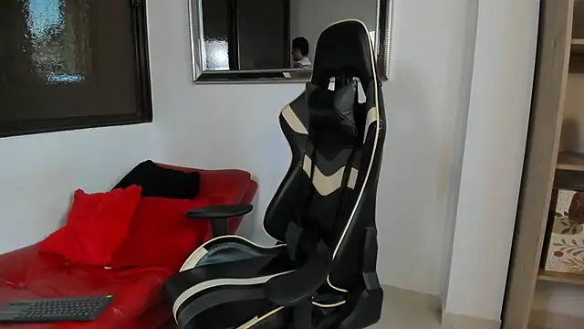 julian wallace online show from 03-08-26, 10:02