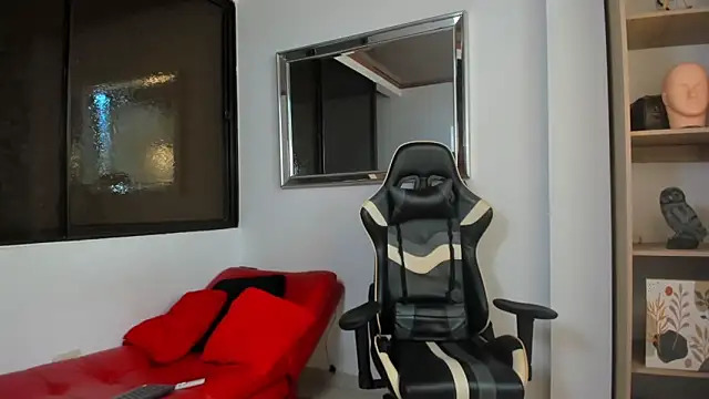 Snapshot of julian_wallace chatting on 02-21-26, 07:38 julian wallace online show from 02-21-26, 07:38