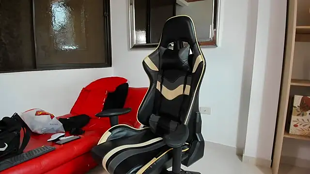 julian wallace online show from 03-10-26, 01:04