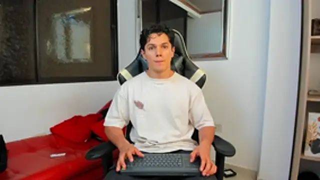 Snapshot of julian_wallace chatting on 02-08-26, 09:01 julian wallace online show from 02-08-26, 09:01