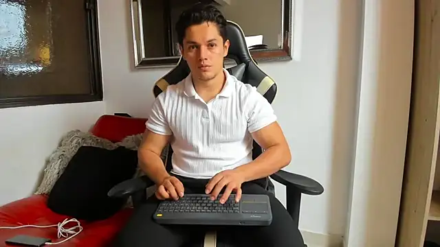 julian wallace online show from 04-13-26, 04:44