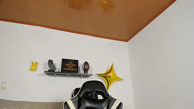 julian wallace online show from 11-18-25, 07:17