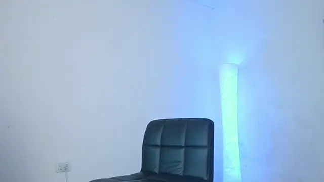 Snapshot of orianasweet_1 chatting on 02-25-26, 03:40 orianasweet 1 online show from 02-25-26, 03:40