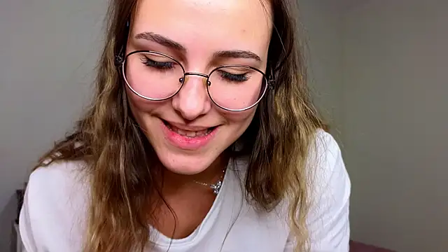 sophia euphoriaa online show from 02-17-25, 04:39