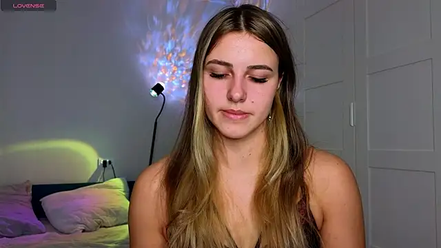 sophia euphoriaa online show from 10-15-25, 06:33