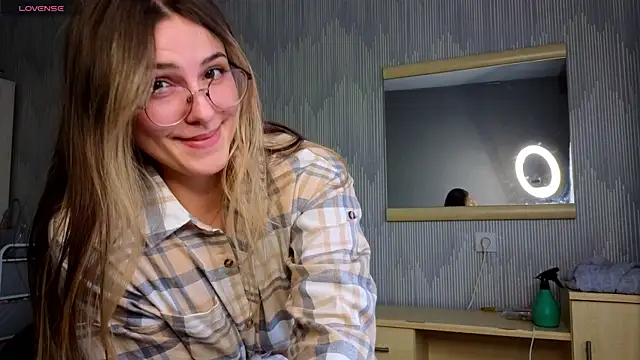 Snapshot of sophia_euphoriaa chatting on 04-22-26, 10:11 sophia euphoriaa online show from 04-22-26, 10:11