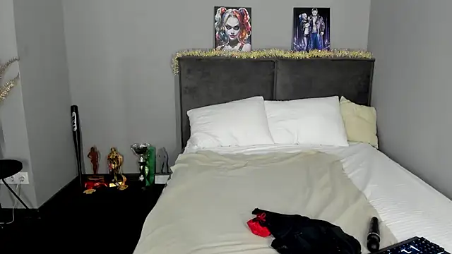 MuscleXXXBarbie online show from 01-14-26, 09:02