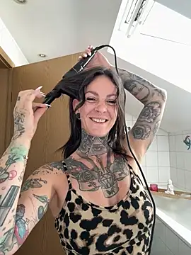 BrownieyQueen online show from 07-04-26, 08:10