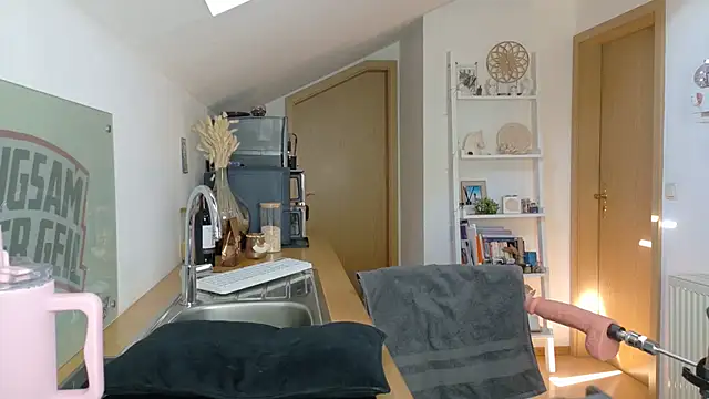 BrownieyQueen online show from 06-26-26, 07:14