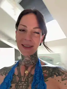 BrownieyQueen online show from 06-20-26, 07:13
