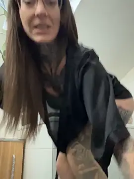 BrownieyQueen online show from 11-06-25, 06:28