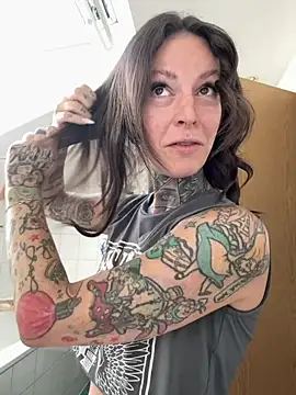 BrownieyQueen online show from 07-12-26, 08:15