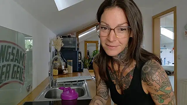 BrownieyQueen online show from 07-23-26, 07:27
