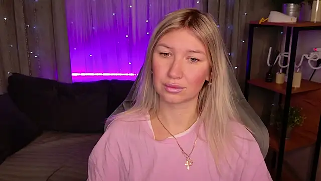 MilaBott online show from 11-18-25, 08:23