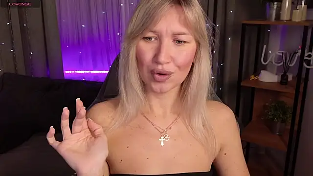 MilaBott online show from 10-13-25, 08:21