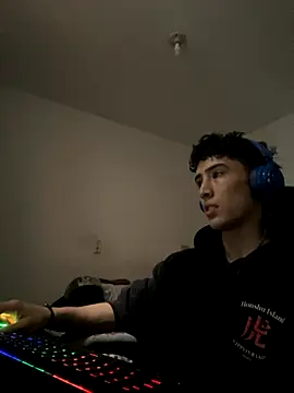 gojo satoru 18 online show from 10-08-25, 02:29