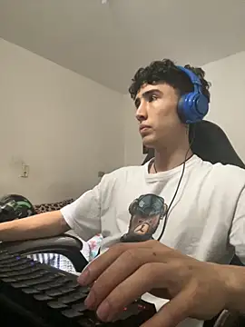 gojo satoru 18 online show from 10-22-25, 05:12