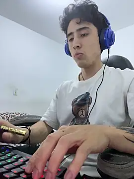 gojo satoru 18 online show from 12-23-25, 04:12