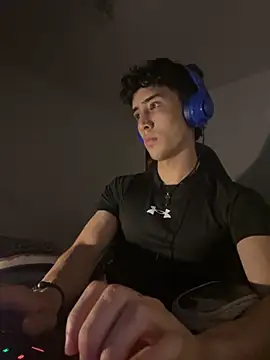 gojo satoru 18 online show from 11-12-25, 06:28