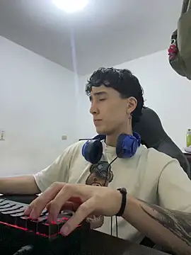 gojo satoru 18 online show from 06-19-26, 09:42