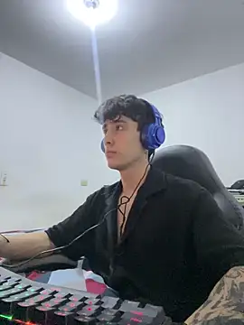 gojo satoru 18 online show from 02-12-26, 04:45