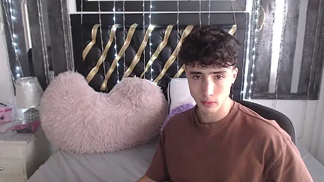 gojo satoru 18 online show from 03-20-25, 03:14