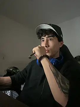 gojo satoru 18 online show from 03-27-26, 08:32